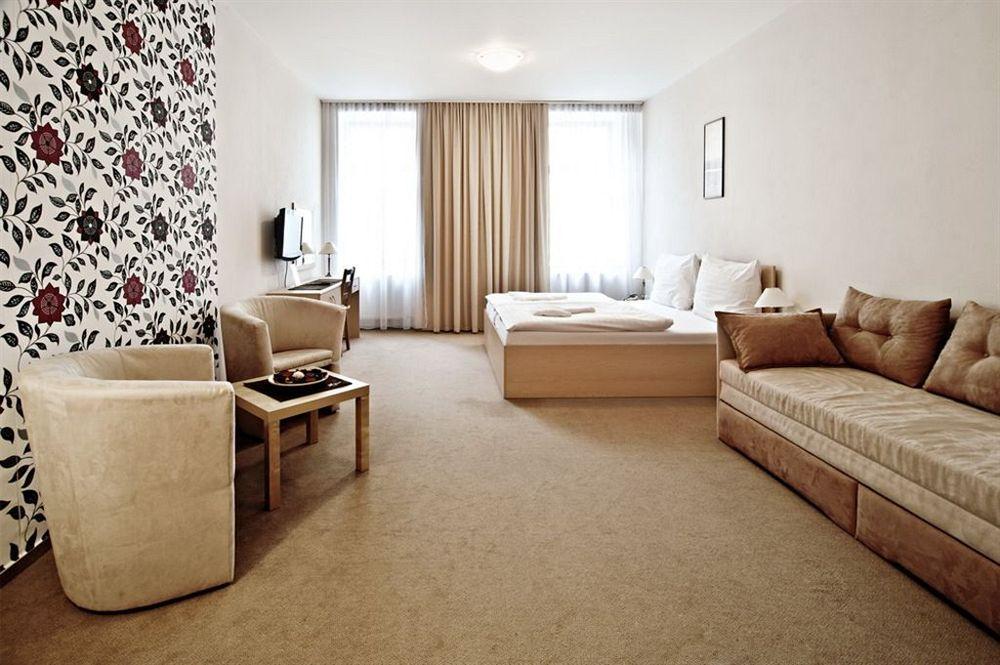 ברנו Hotel Cyro מראה חיצוני תמונה
