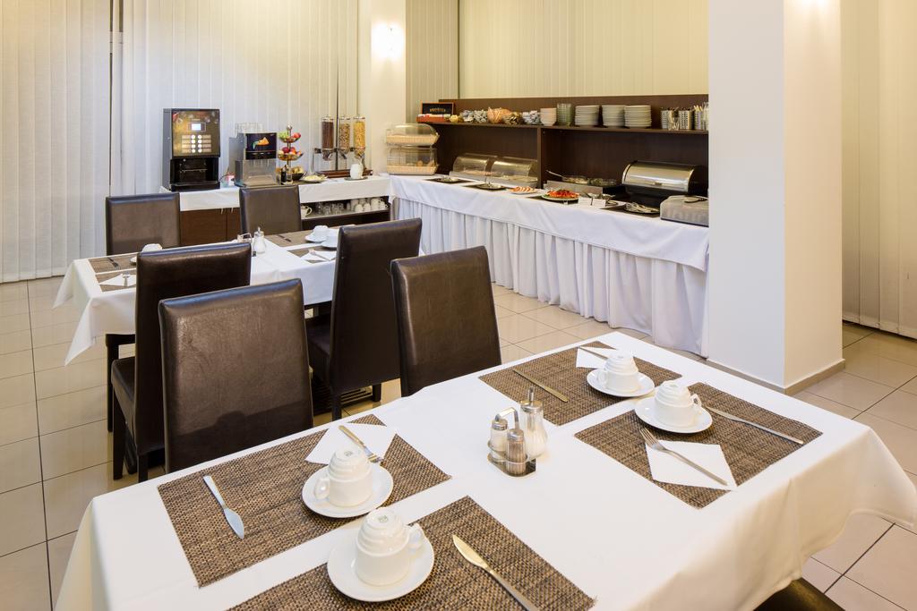 ברנו Hotel Cyro מראה חיצוני תמונה