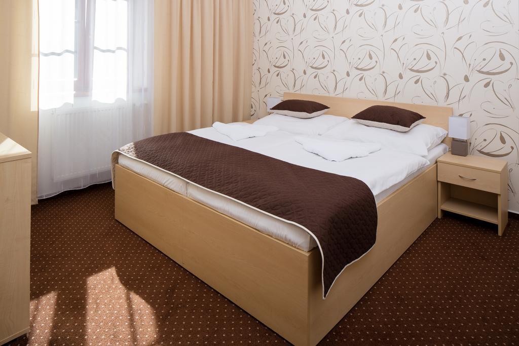 ברנו Hotel Cyro מראה חיצוני תמונה