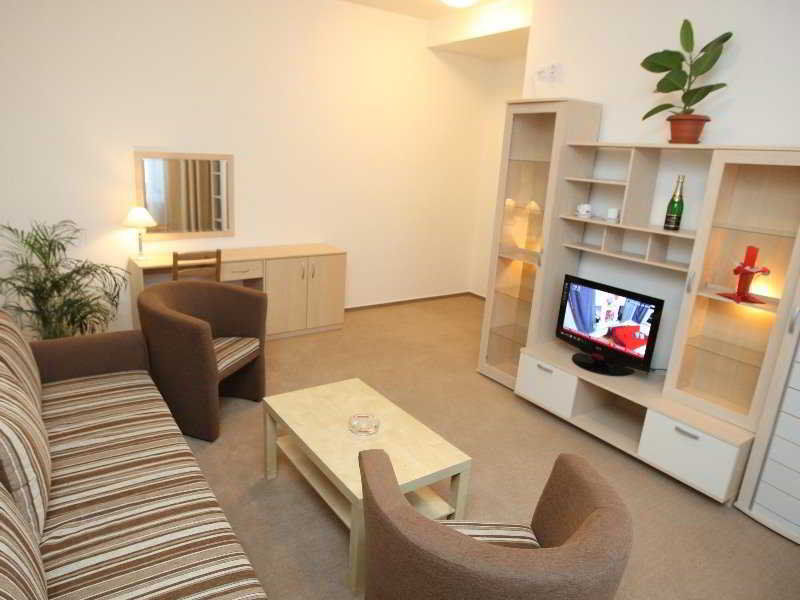 ברנו Hotel Cyro מראה חיצוני תמונה