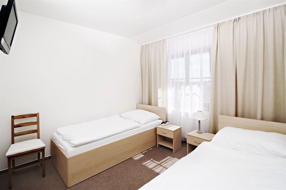 ברנו Hotel Cyro מראה חיצוני תמונה