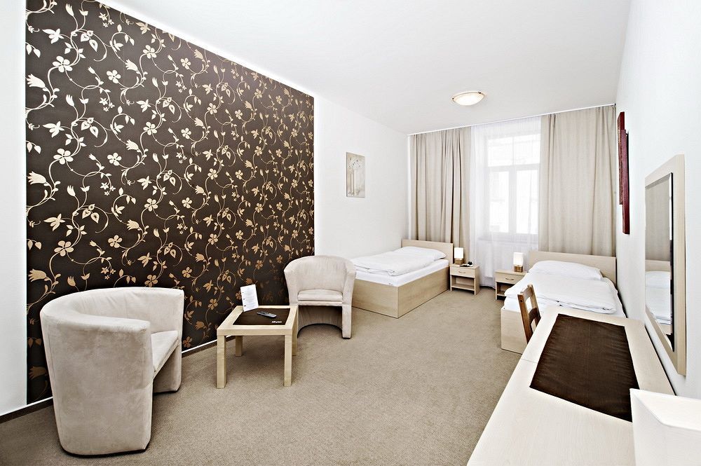 ברנו Hotel Cyro מראה חיצוני תמונה