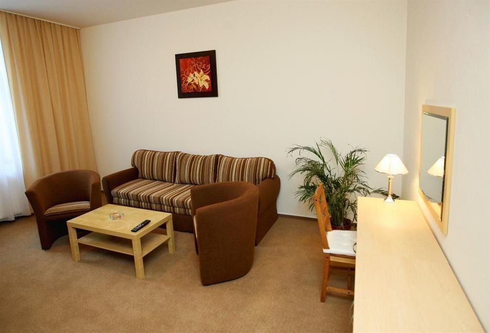 ברנו Hotel Cyro מראה חיצוני תמונה