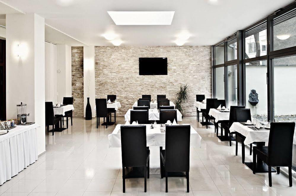 ברנו Hotel Cyro מראה חיצוני תמונה
