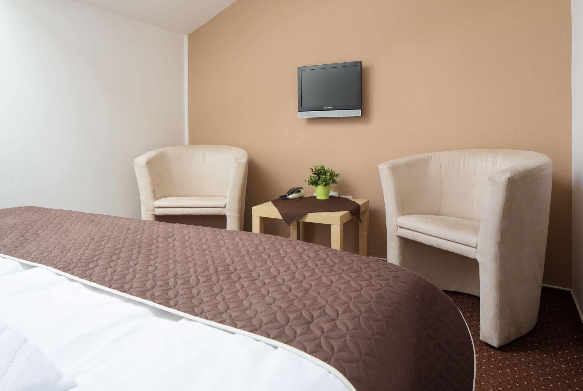 ברנו Hotel Cyro מראה חיצוני תמונה