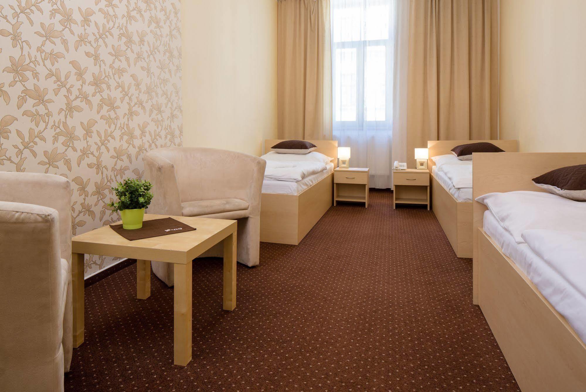 ברנו Hotel Cyro מראה חיצוני תמונה