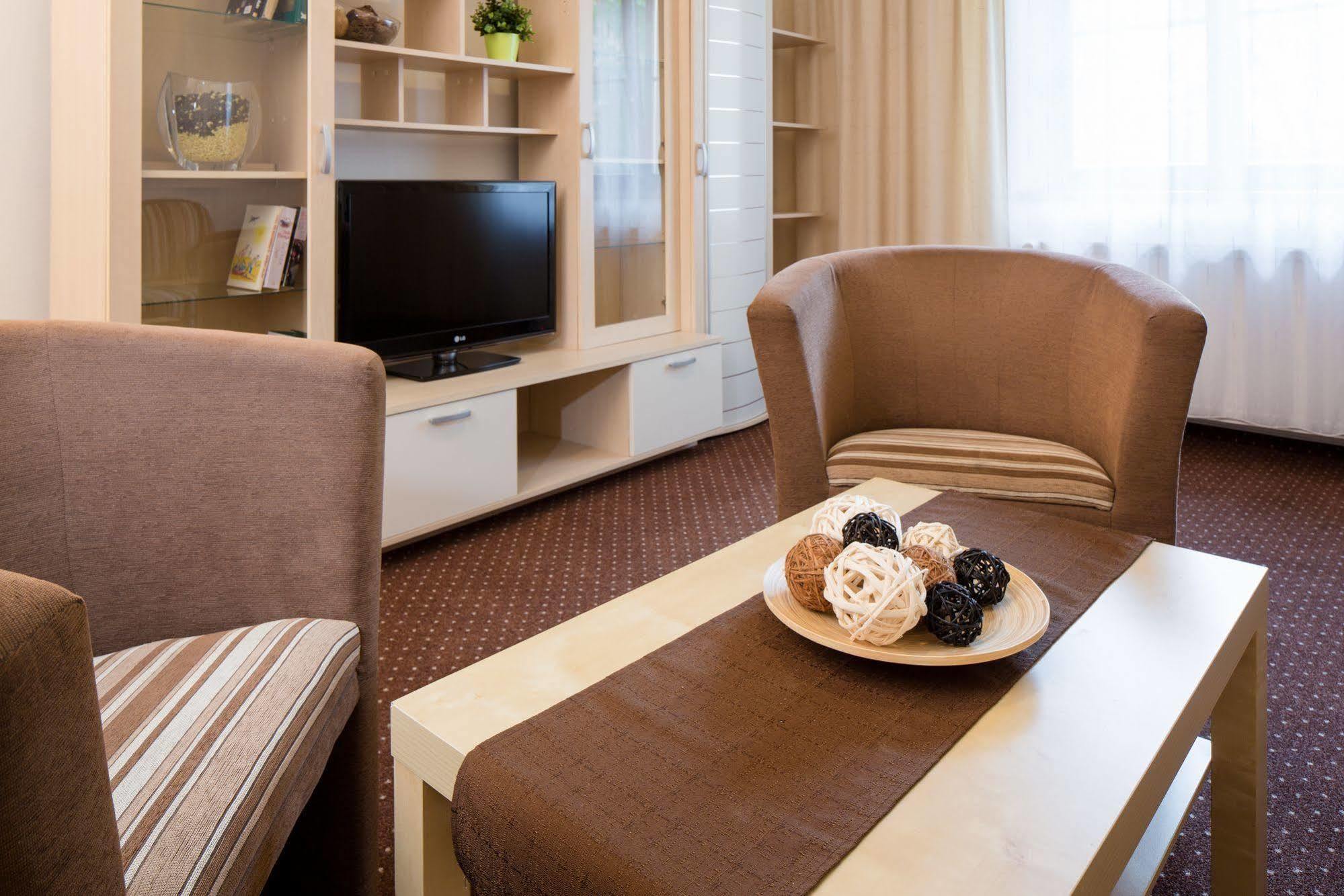 ברנו Hotel Cyro מראה חיצוני תמונה