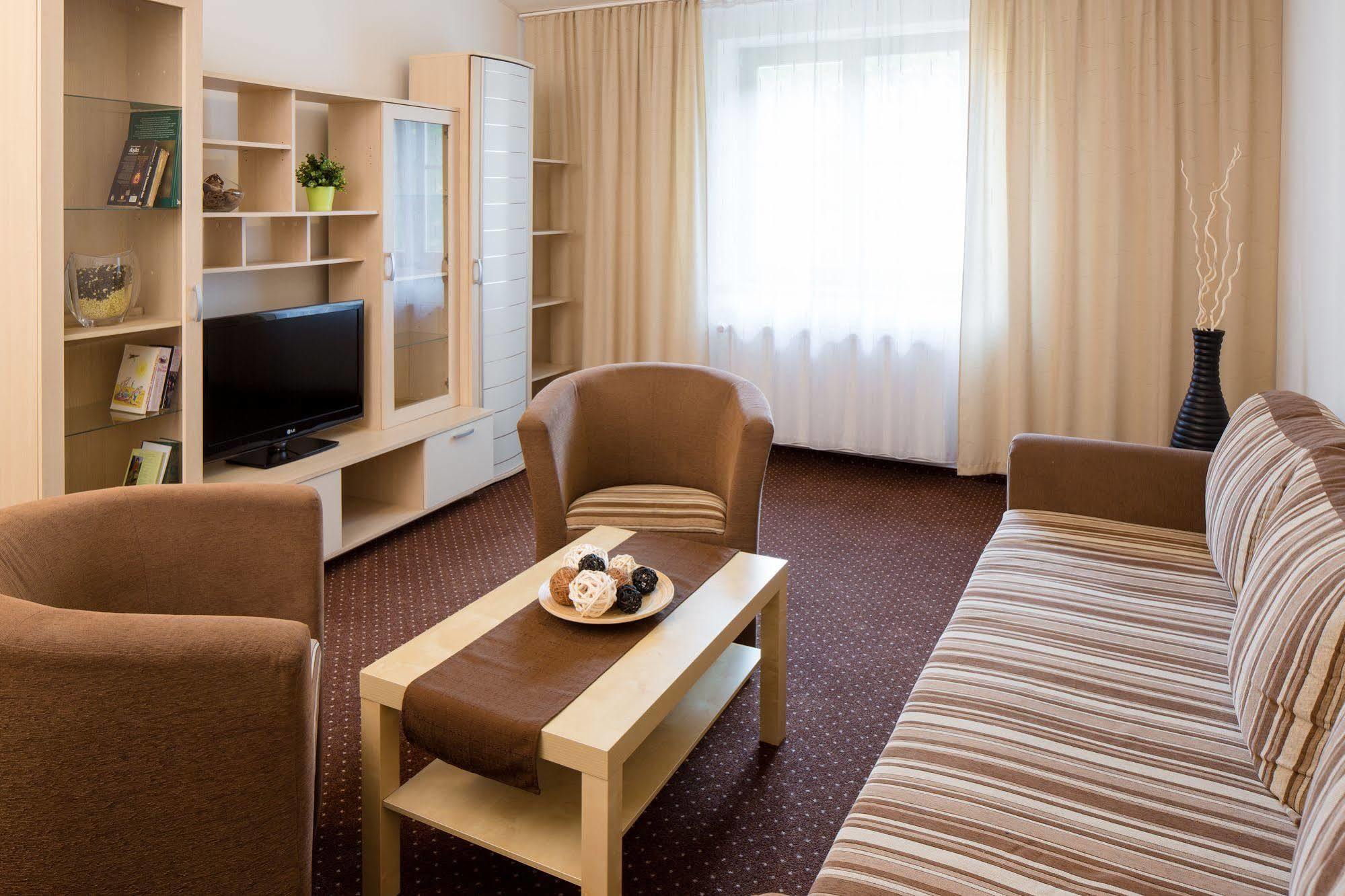 ברנו Hotel Cyro מראה חיצוני תמונה