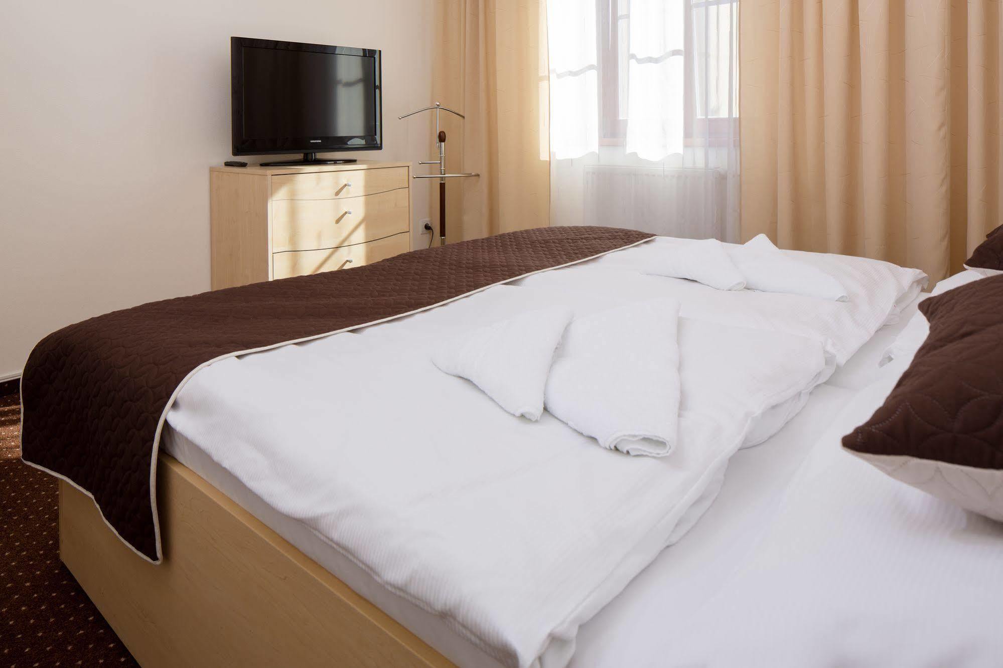ברנו Hotel Cyro מראה חיצוני תמונה