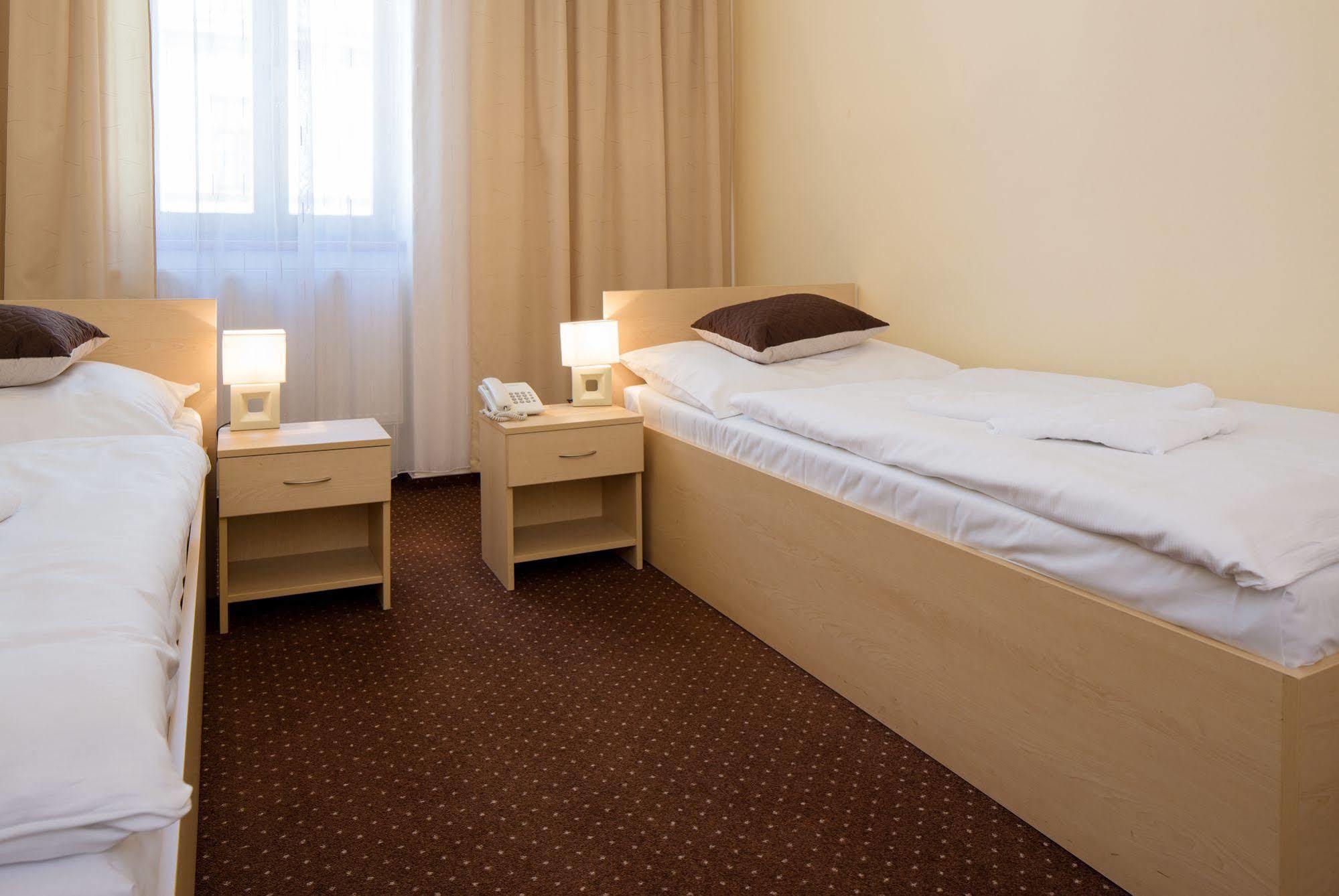 ברנו Hotel Cyro מראה חיצוני תמונה
